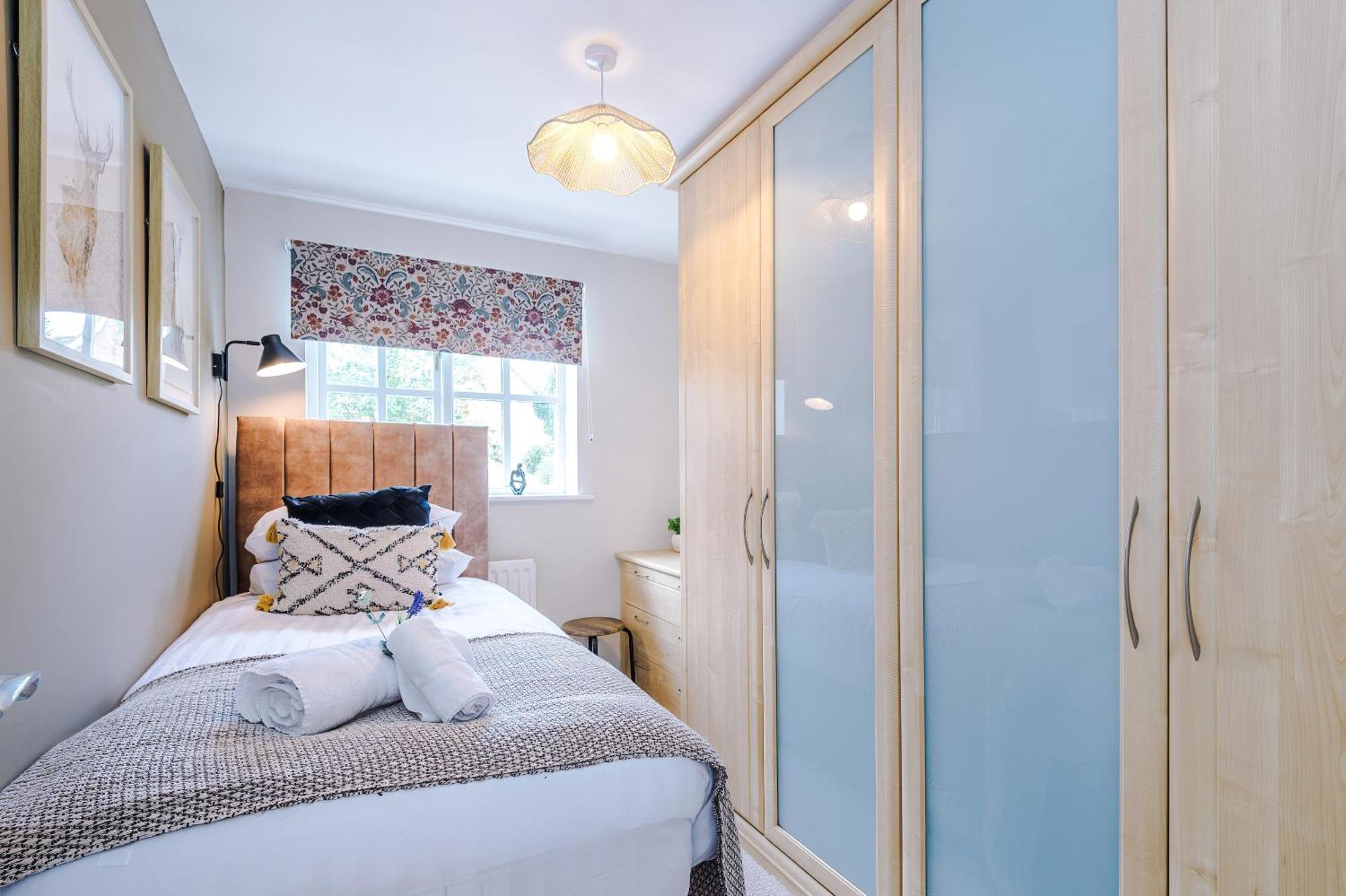 New! Stunning 3-Bed Home In Chester By 53 Degrees Property, Ideal For Groups, Free Parking! エクステリア 写真