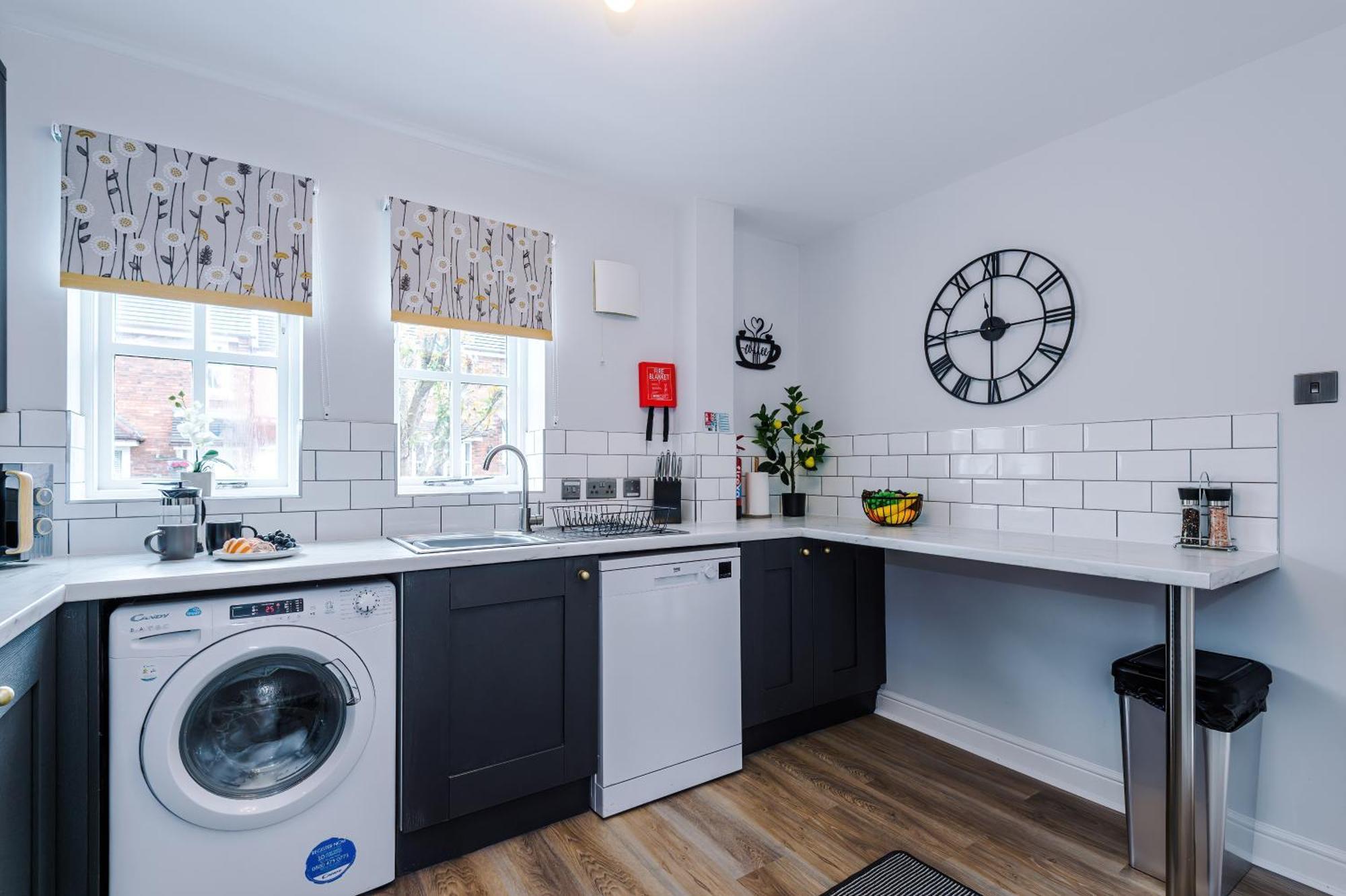 New! Stunning 3-Bed Home In Chester By 53 Degrees Property, Ideal For Groups, Free Parking! エクステリア 写真