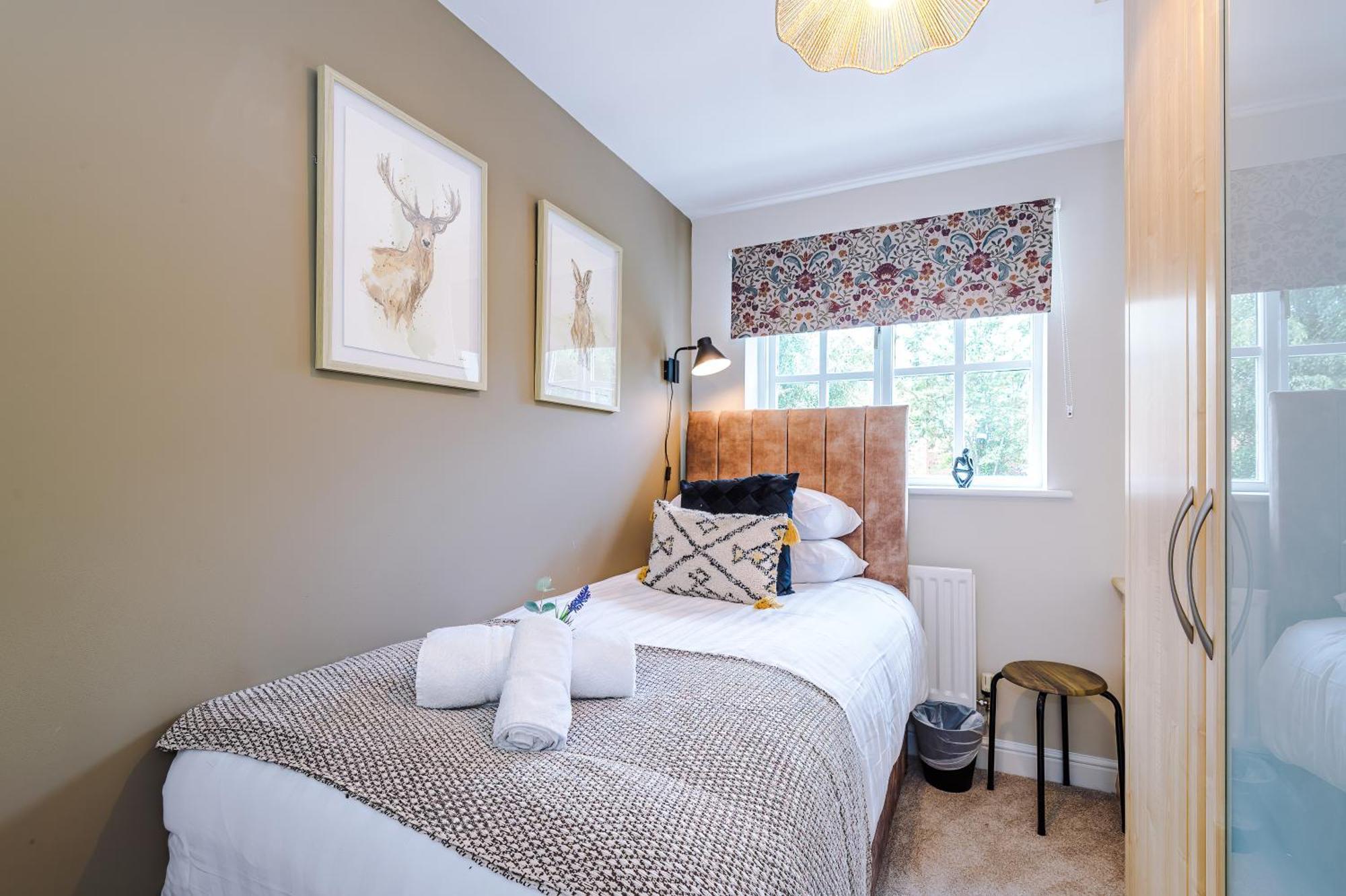 New! Stunning 3-Bed Home In Chester By 53 Degrees Property, Ideal For Groups, Free Parking! エクステリア 写真