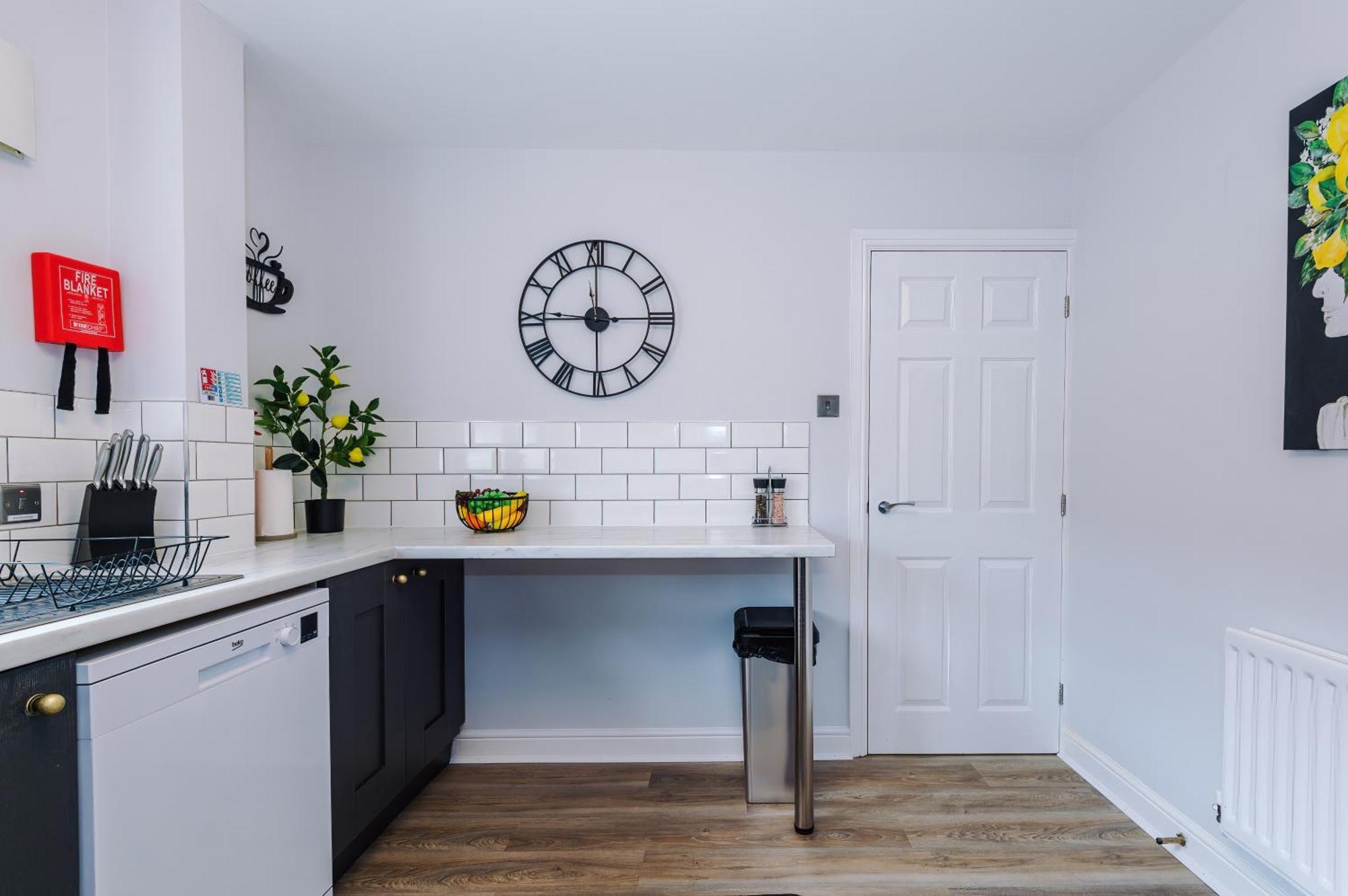 New! Stunning 3-Bed Home In Chester By 53 Degrees Property, Ideal For Groups, Free Parking! エクステリア 写真
