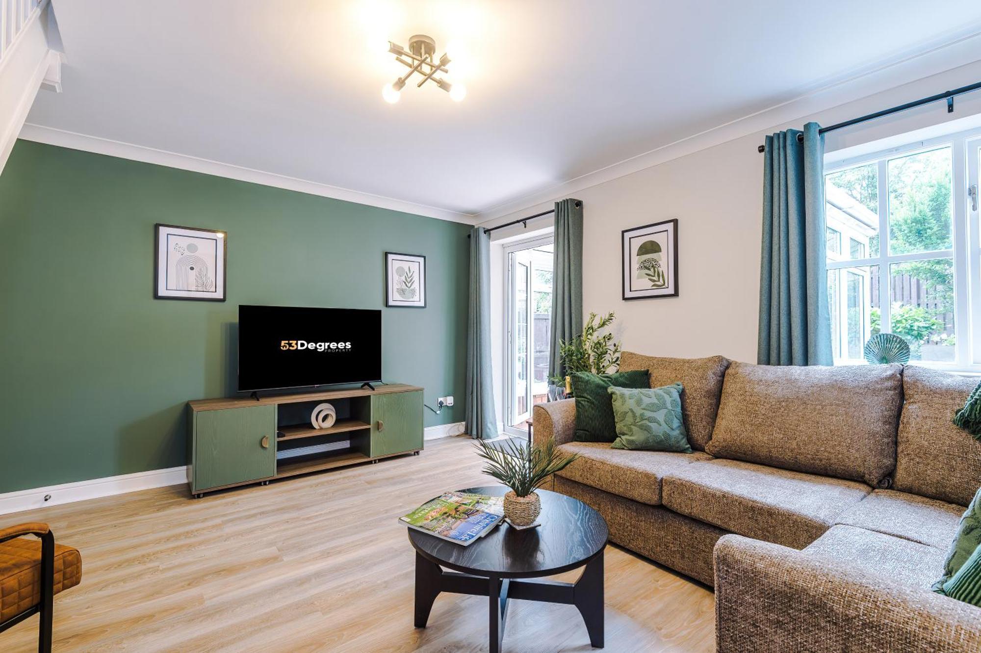 New! Stunning 3-Bed Home In Chester By 53 Degrees Property, Ideal For Groups, Free Parking! エクステリア 写真