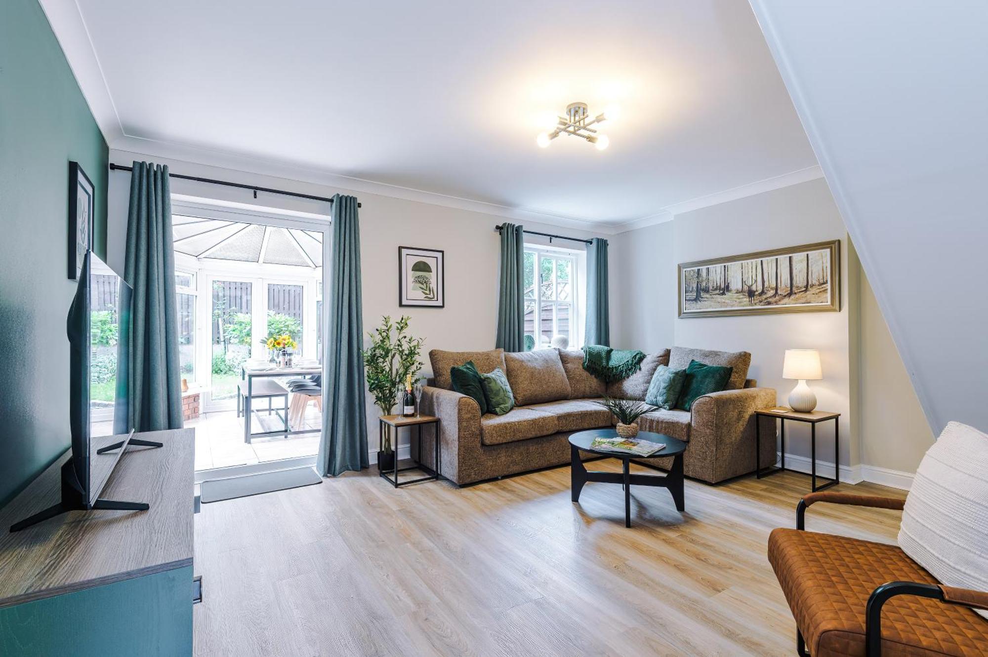 New! Stunning 3-Bed Home In Chester By 53 Degrees Property, Ideal For Groups, Free Parking! エクステリア 写真