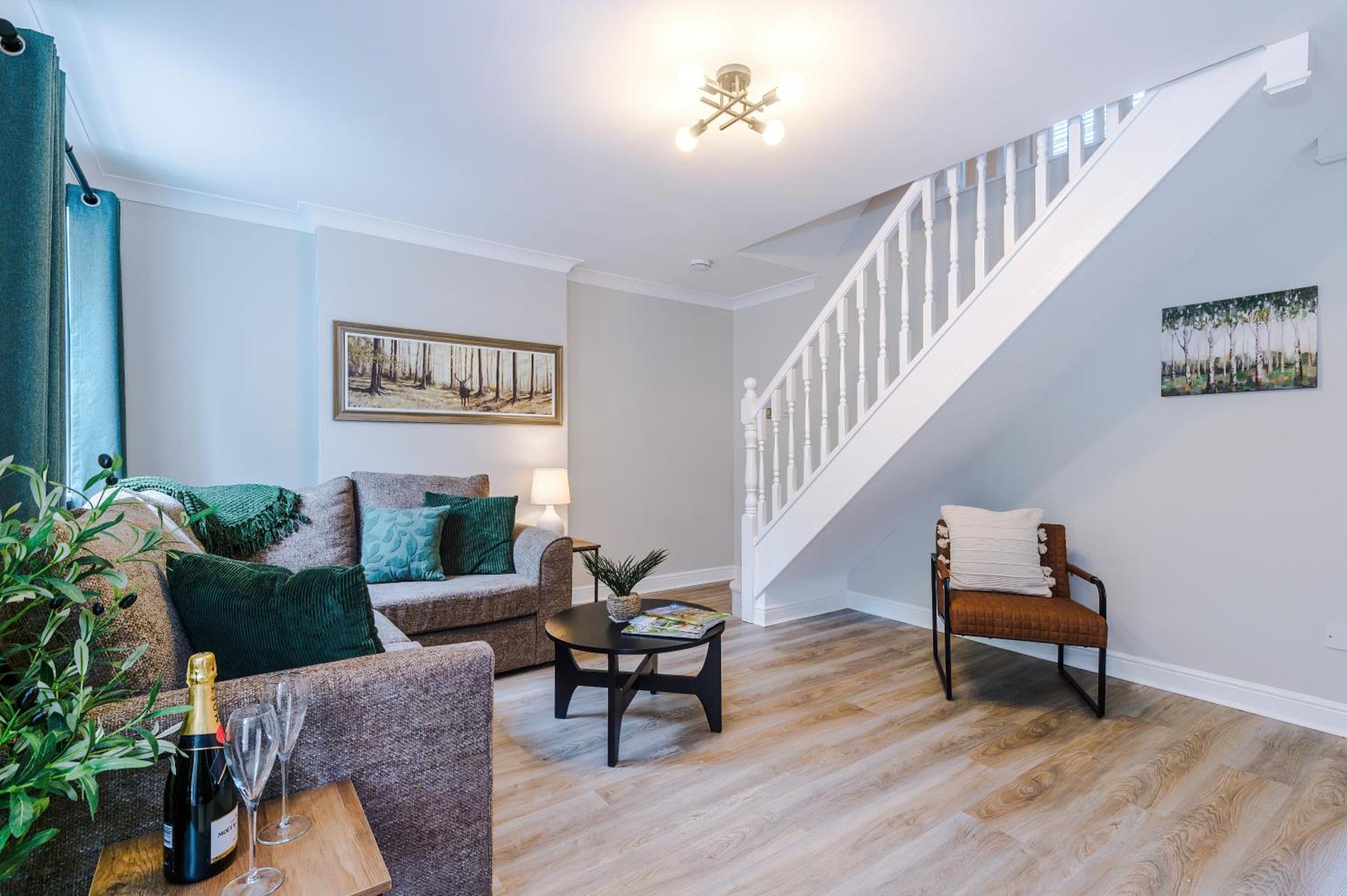 New! Stunning 3-Bed Home In Chester By 53 Degrees Property, Ideal For Groups, Free Parking! エクステリア 写真